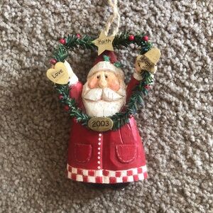 Eddie Walker SANTA HOLDING WREATH CHRISTMAS ORNAMENT Love Faith Hope 2003